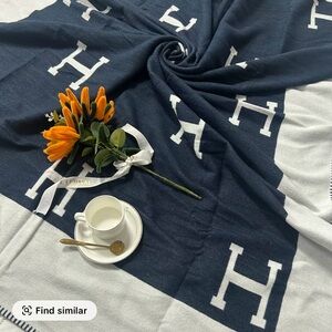 Luxury “H” Pattern Navy Throw Blanket Cozy Home Decor Brand New